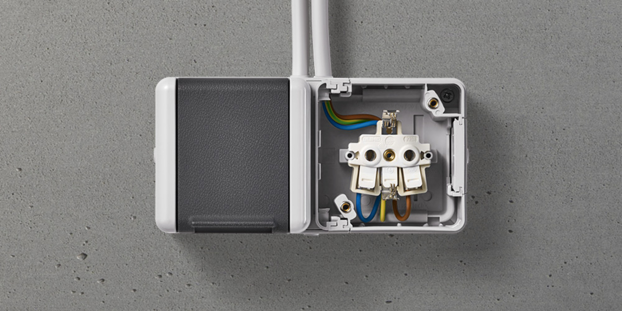 Doppelsteckdose mit Trennsteg bei Kübler Elektrotechnik in Allmersbach im Tal